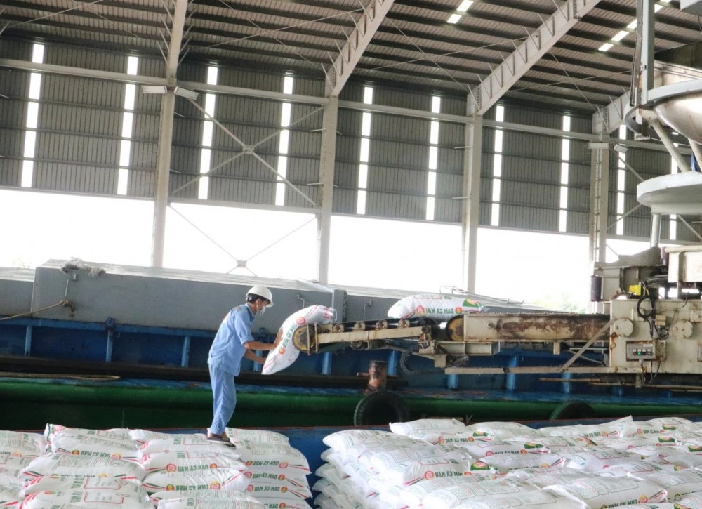 Xử lý khí thải nhà máy sản xuất phân bón bằng công nghệ lọc tĩnh điện