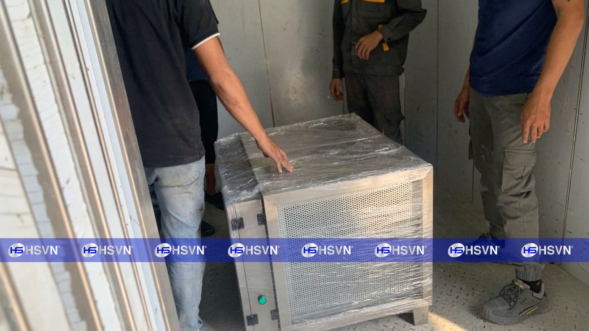 Máy lọc tĩnh điện được giao đến và lắp đặt cho khách hàng Máy lọc tĩnh điện được giao đến và lắp đặt cho khách hàng
